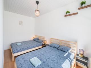 Large Antwerp City Center Apartments 2BBK Wi-fi - 7