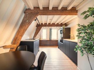 Loft-Style Duplex at Hendrik Square - 5