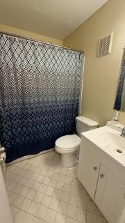 H8 Private Room with Smart TV Near Everything - 3