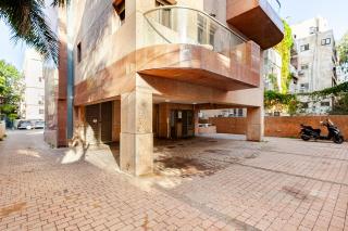 Breezhouse Mamad Yona Beach Residence - 4