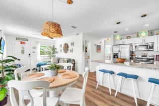 Beach in 90 Seconds with Hot Tub Coffee Bar & Games - 0