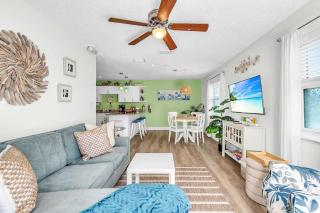 Beach in 90 Seconds with Hot Tub Coffee Bar & Games - 5