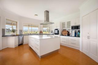 Orana Grove - Luxury Mudgee Vineyard Retreat - 8 guests - 7