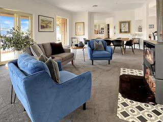 Orana Grove - Luxury Mudgee Vineyard Retreat - 8 guests - 2