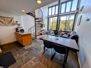 Decatur 1804 by SummitCove Lodging in Colorado - 9