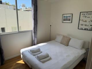 Lovely 2Br With Balcony At Gordon Beach - 6