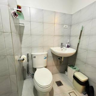 Cedric's Place, Casa Mira Towers Guadalupe T1 - 4