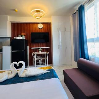 Cedric's Place, Casa Mira Towers Guadalupe T1 - 1