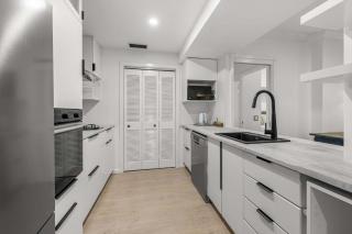 The Mews Bowen Hills - Spacious 3-Bedroom Apartment with Pool & Parking - 3