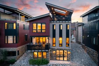 Downtown WP River Chalet 280 I Rooftop Hot Tub I Great Views I Activity Program - 0