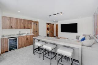 Downtown WP River Chalet 280 I Rooftop Hot Tub I Great Views I Activity Program - 4
