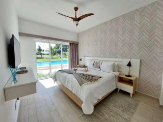Spectacular Apto Pool Golf View in Hard Rock Golf - 3