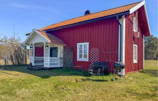 Amazing Home In Motala With Ethernet Internet - 1