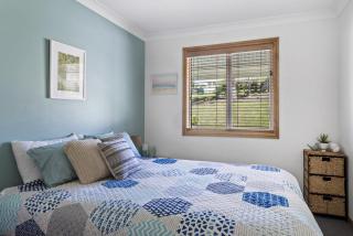 Jillby's House - 3 BR home near Narrawallee Beach - 5