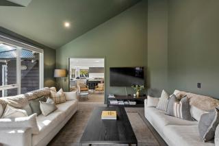 Emerald Oasis by Sotheby's Luxury Rental Homes - 1