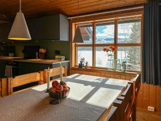 Mountain Cabin With Private Dock By Søvatnet - 2
