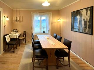 Historic Lighthouse Keeper's House At Høgstein - 3