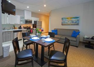Wasaga Riverdocks Hotel Suites - 8