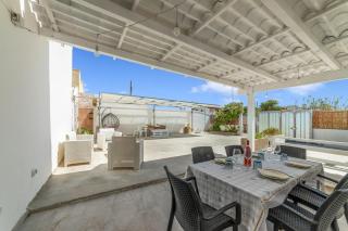 Villa Benedetta 50m from Beach - Happy Rentals - 2