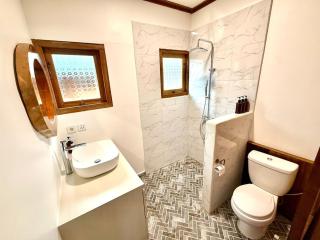Large Private Beachfront Villa Mentawai - 8