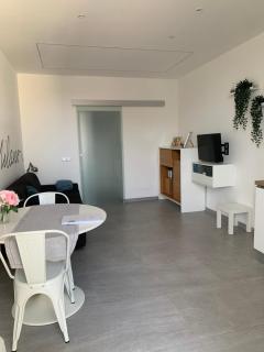 Milano City Centre, Stylish Flat, Porta Venezia - Fast WiFi - AC - Metro - 7