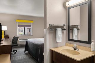 Super 8 by Wyndham Kalispell Glacier National Park - 7