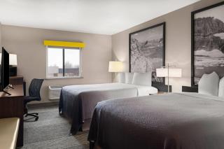 Super 8 by Wyndham Kalispell Glacier National Park - 1