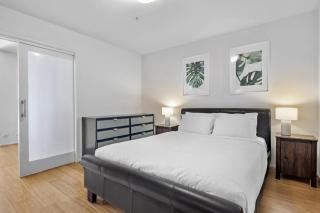 Spacious 1 Bed Apartment Near St Kilda Beach - 7