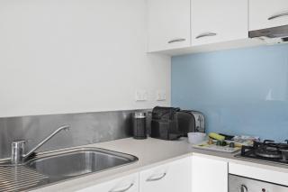 Spacious 1 Bed Apartment Near St Kilda Beach - 1