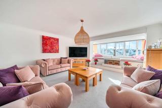 2 Bedroom Marina view Flat in Falmouth - 9