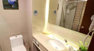 GreenTree Inn Jiangsu Wuxi Huishan High-Speed Rail Qianzhou Chongwen Road Business Hotel - 1