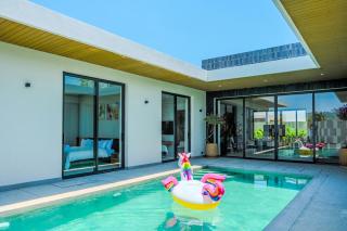 4BR Private Pool Villa near Sea & Chalong Pier - 3