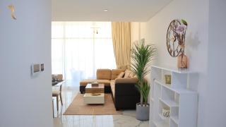 Spacious 2BR Apartment Modern Stay in Masdar City - 1