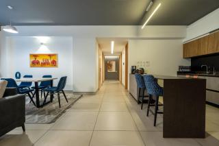 Relaxing 3-Bedroom Escape with Pool and Gym Access - 7