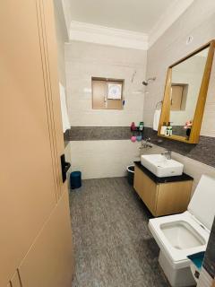 Shri Swamini Kunj- A Blissful Stay Near PremMandir - 6