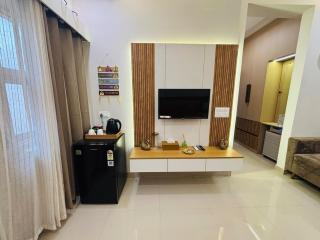 Shri Swamini Kunj- A Blissful Stay Near PremMandir - 4