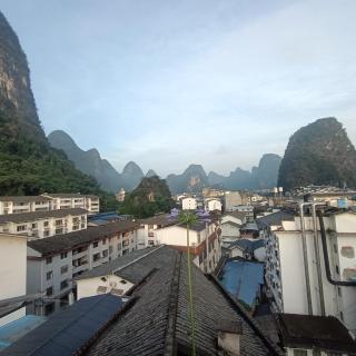 Yangshuo How Flowers Hostel & Party Coliving Coworking Nomads - 9