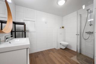 5-Bedroom Apartment in the City Center - Perfect Base for Groups - 3
