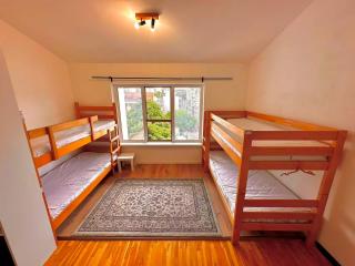WM Simple Beds & Shared Bathrooms Hostel - 9