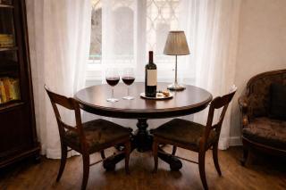 The Old Town Luxury Hideaway Apartment AC - 2