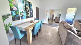 Luxury Sea View Apartment - 3 Bedrooms - 3 King Beds - Sleeps 6 - 7