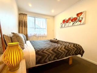 Cozy Waterfront Retreat 3mins away from State Highway 1 - 9