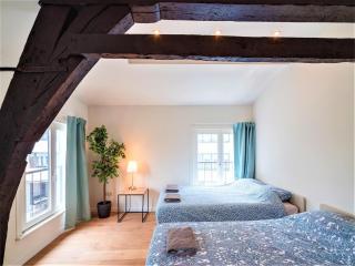 12-Guest Apartment on the Main Square - 3