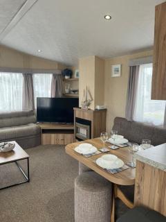 #155 Cozy Caravan in Dinas Dinlle - Sleeps 6- Perfect for Families- Free Parking - 3