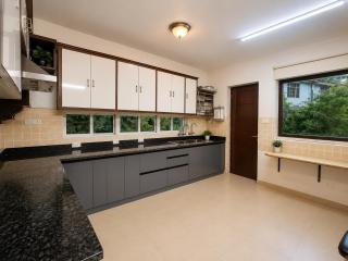 5 Bedrooms Ultra Luxury Private King Palace With Kitchen & Cook, Manali - 5