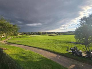The Fairway Guest retreat - 4