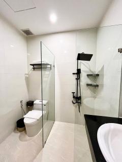 Saffron Boutique Hotel - 3