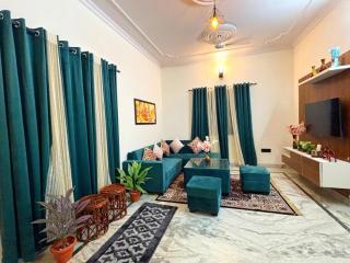The pink villa stay - 5