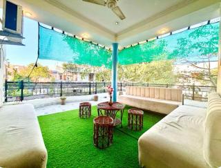 The pink villa stay - 1