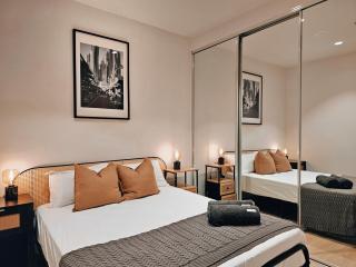 2 Bedroom and Balcony City Centre Convenience - 9